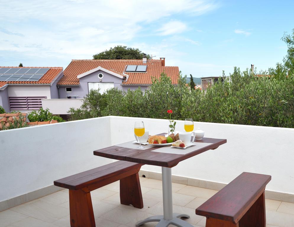 Apartment In Murter Eksteriør billede